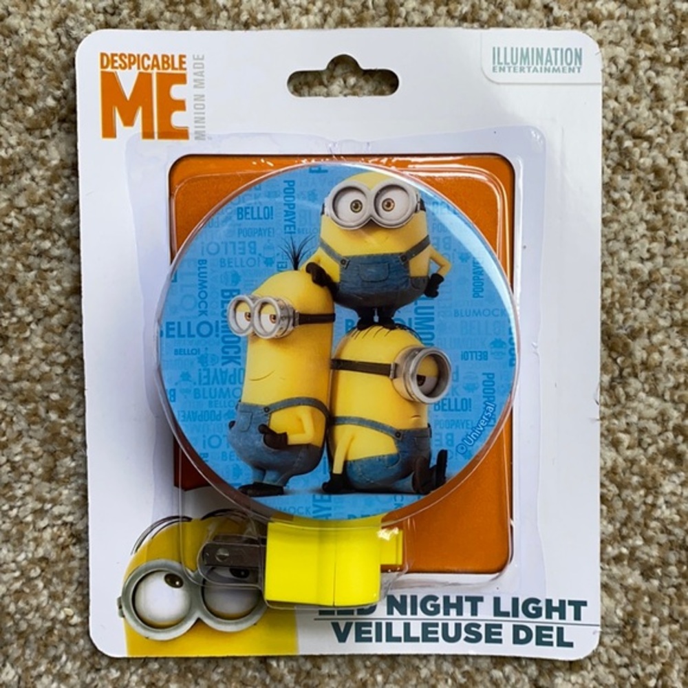 ❤️‍🔥10/$30❤️‍🔥Despicable Me Minions LED Rotary Shade Nightlight